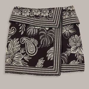 NWT FARM RIO Black Paisley Bloom Mini Skirt
